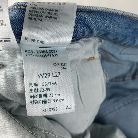 Levi's women's size 29 High waist Mom Jeans light wash denim - Picture 4 of 11